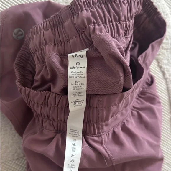 Hotty hot 2.5 inch low rise shorts - Picture 3 of 3